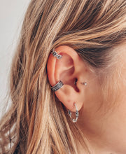 Cargar imagen en el visor de la galería, Ear Cuff Flor

